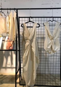 曉 資訊 時尚產品設計系2017 2018 下 課程展專題之16級藝術服裝設計